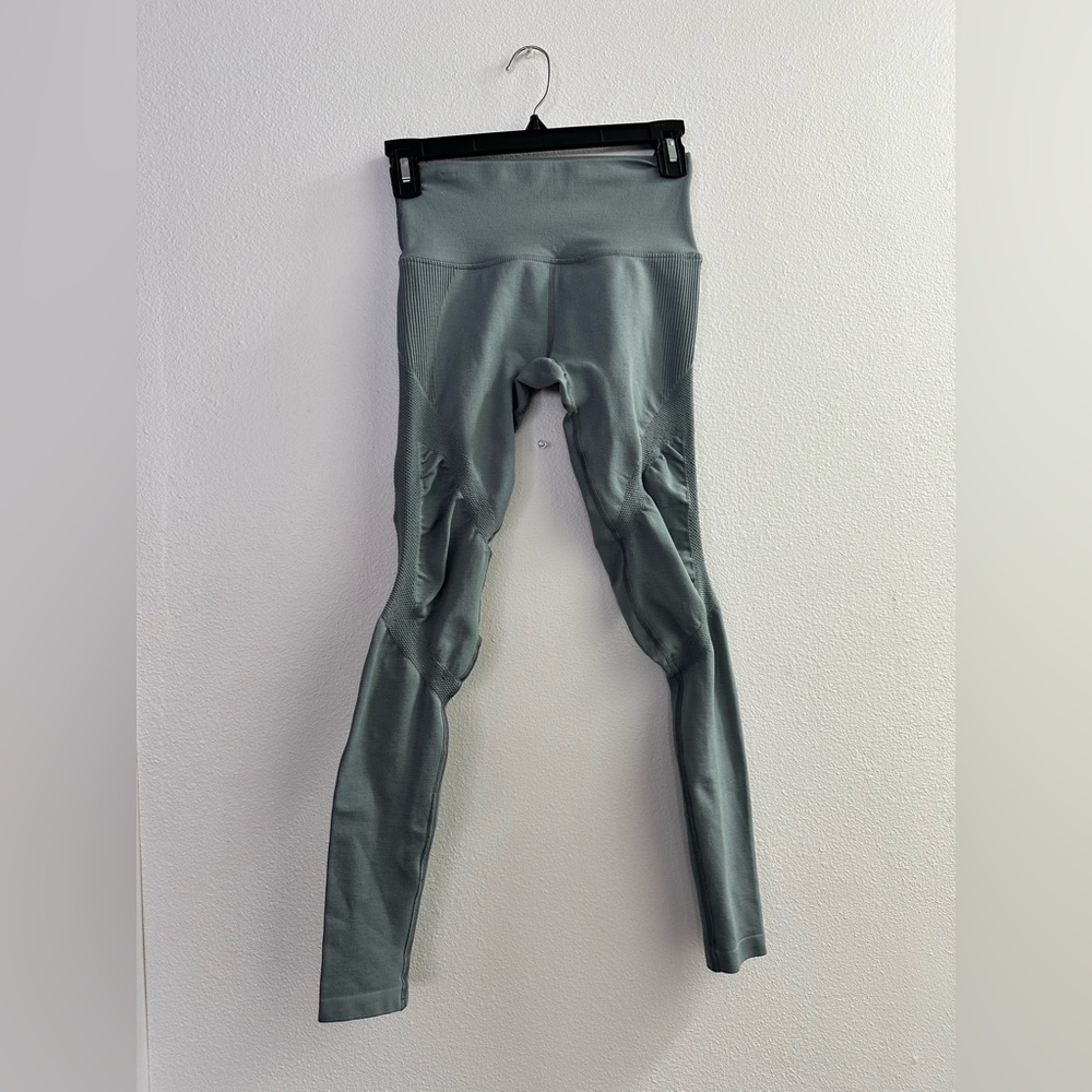 Alphalete leggings